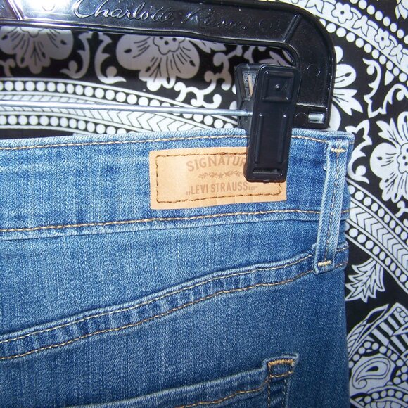 Signature by Levi's Strauss & Co. High-Rise Denim Mini Skirt Sz 6 - Picture 7 of 8